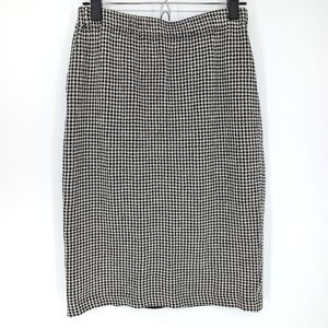 St. John Collection Pencil Skirt Knit pull on Houndstooth Black White SZ 8